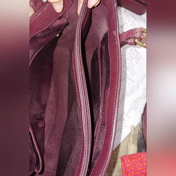 Tory Burch Maroon Emerson Large Tote GUC - Picture 14 of 16